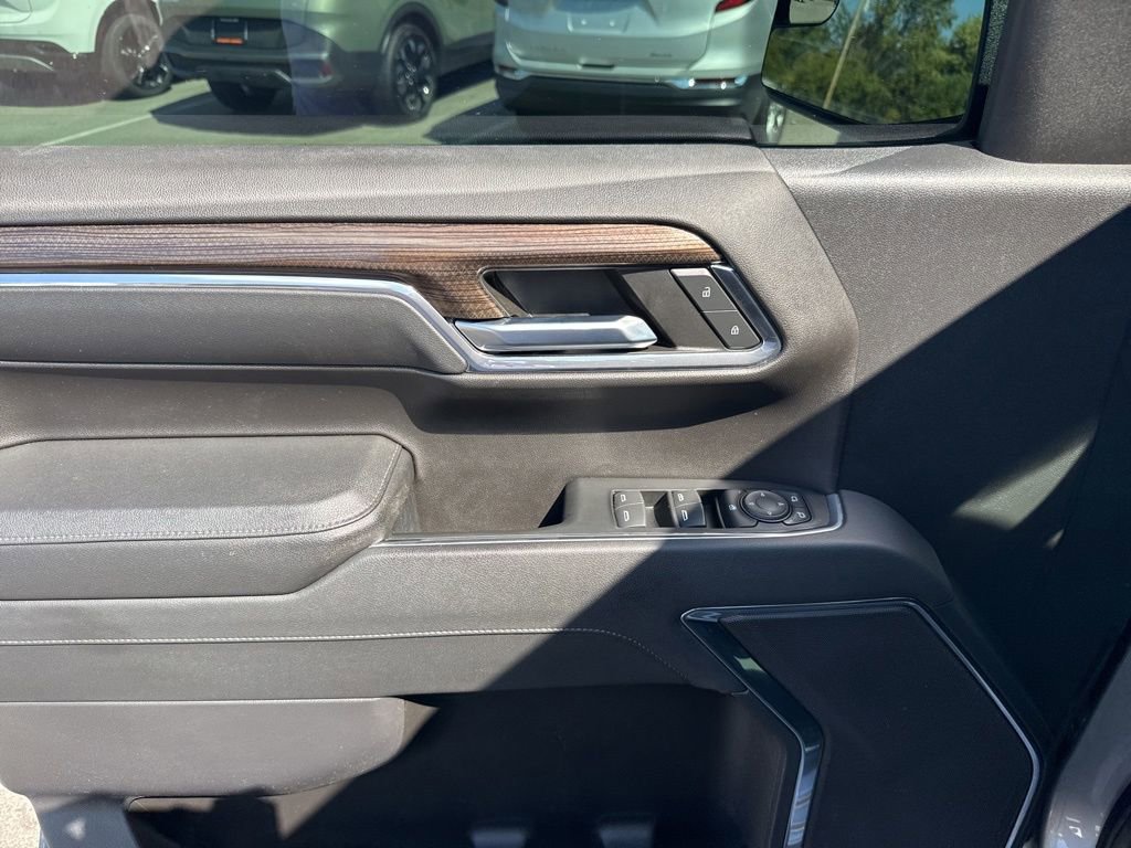 2024 Chevrolet Silverado 1500 LT photo 16