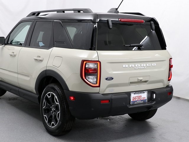 2025 Ford Bronco Sport Outer Banks photo 5