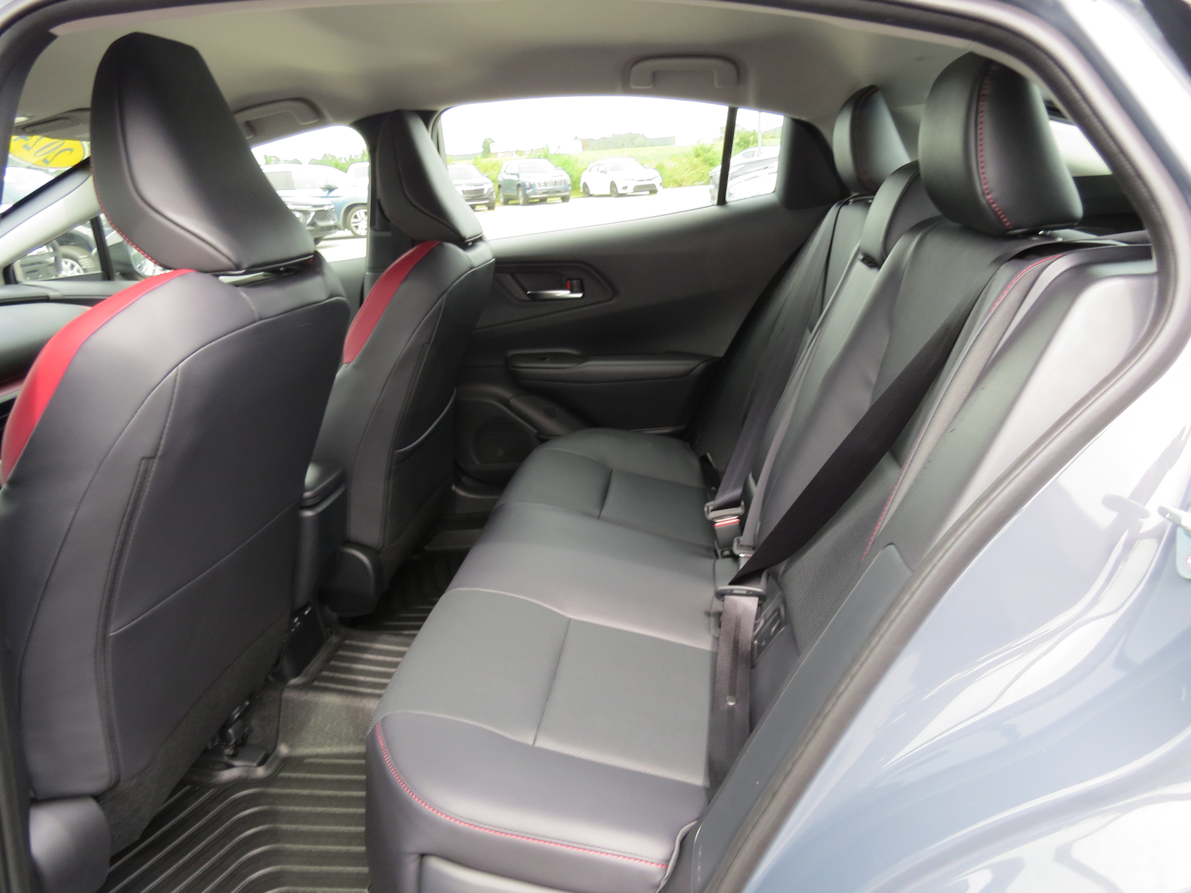 2024 Toyota Prius Prime SE photo 9
