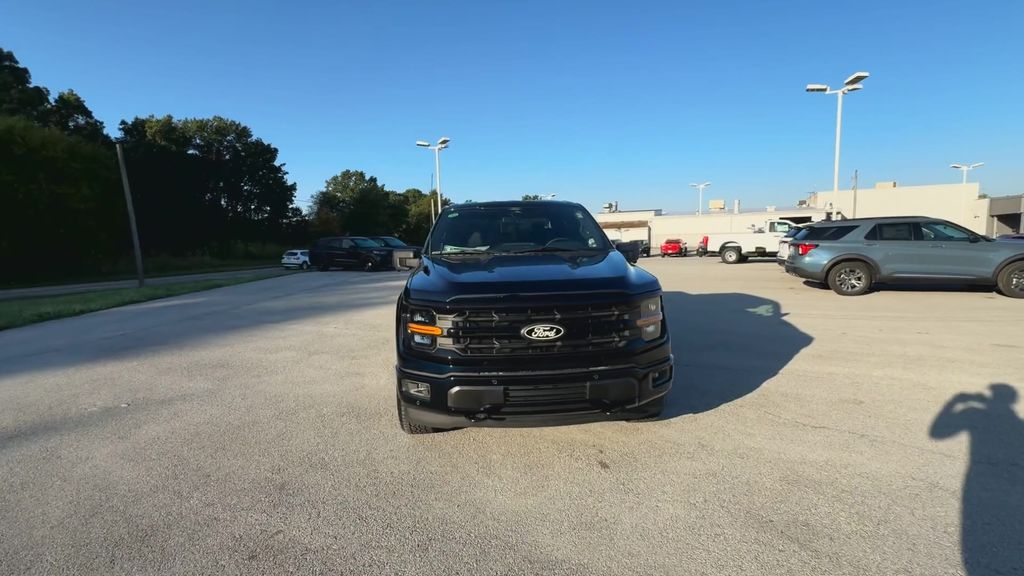 2025 Ford F-150 XLT photo 5