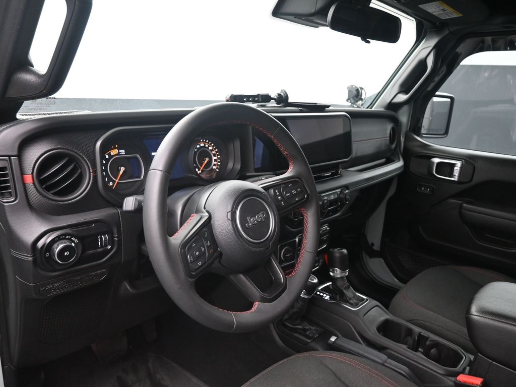 2024 Jeep Wrangler Rubicon photo 28