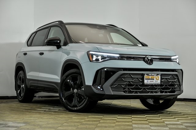 2026 Volkswagen Taos SE Black's photo