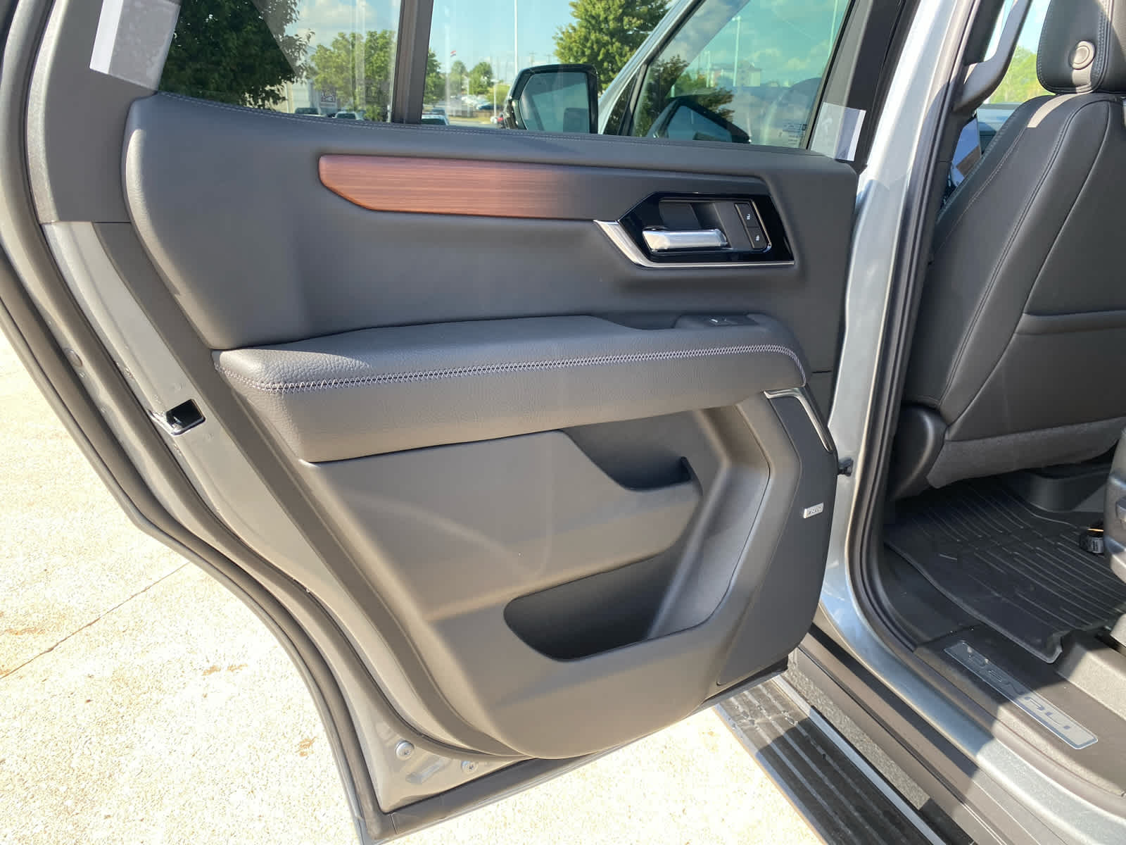 2025 Gmc Yukon Denali photo 25