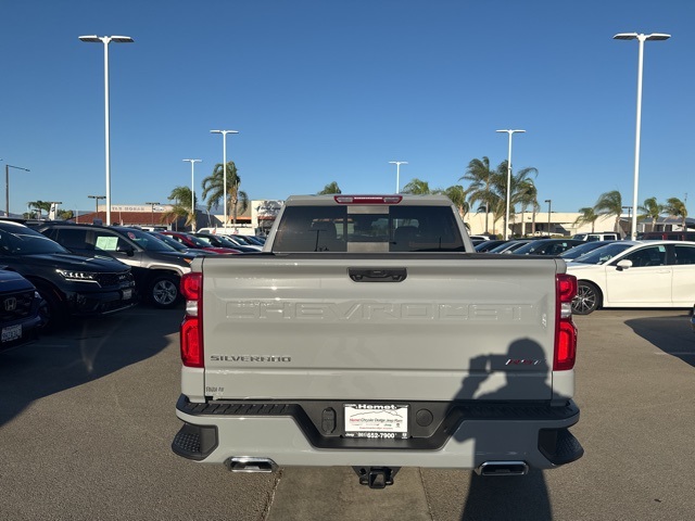 2025 Chevrolet Silverado 1500 RST photo 4