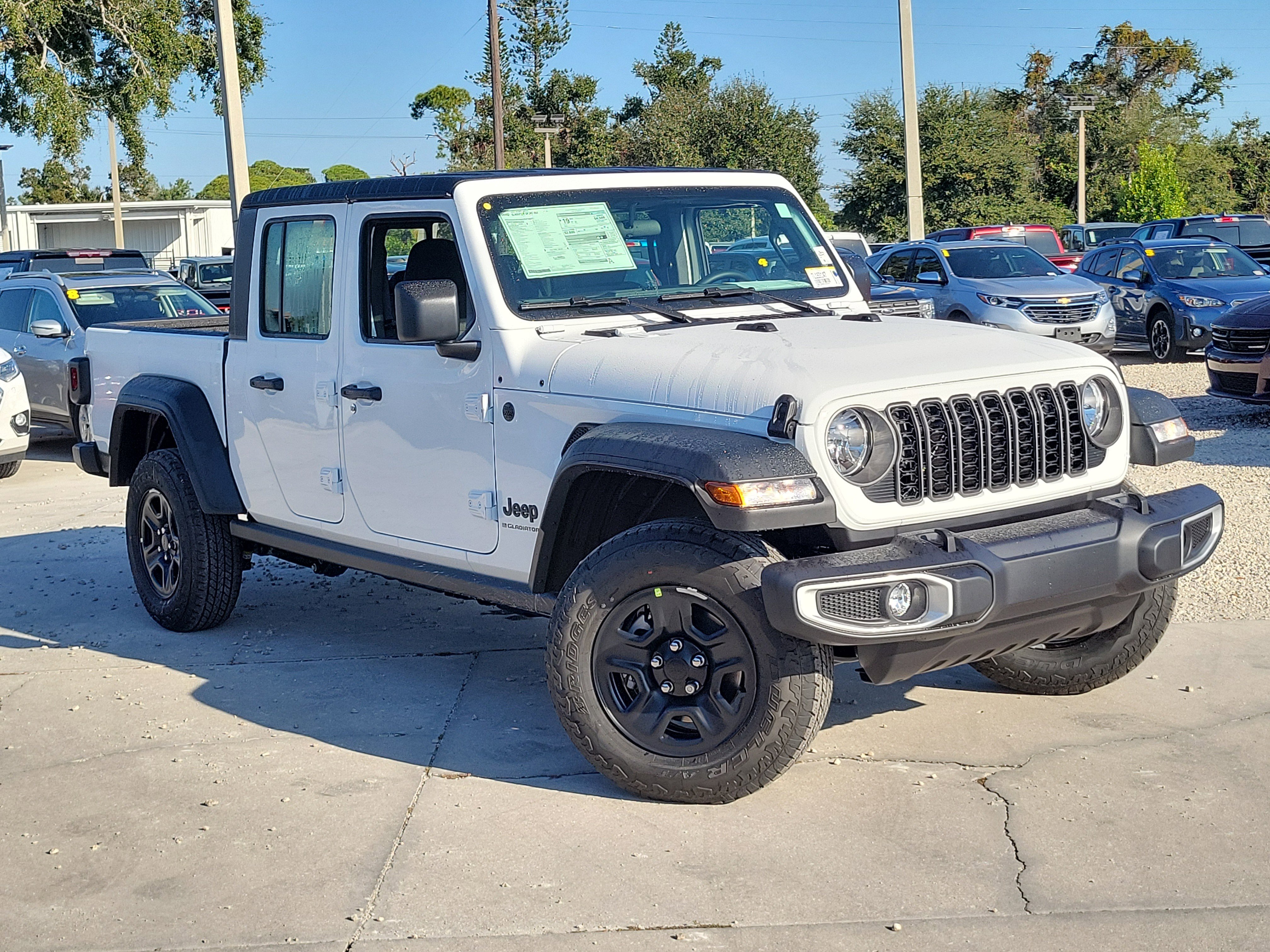 2026 Jeep Gladiator Sport's photo