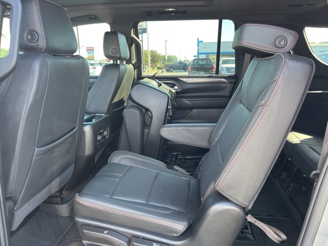 2024 Chevrolet Suburban RST photo 11