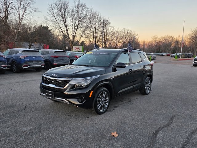 2023 Kia Seltos S photo 3