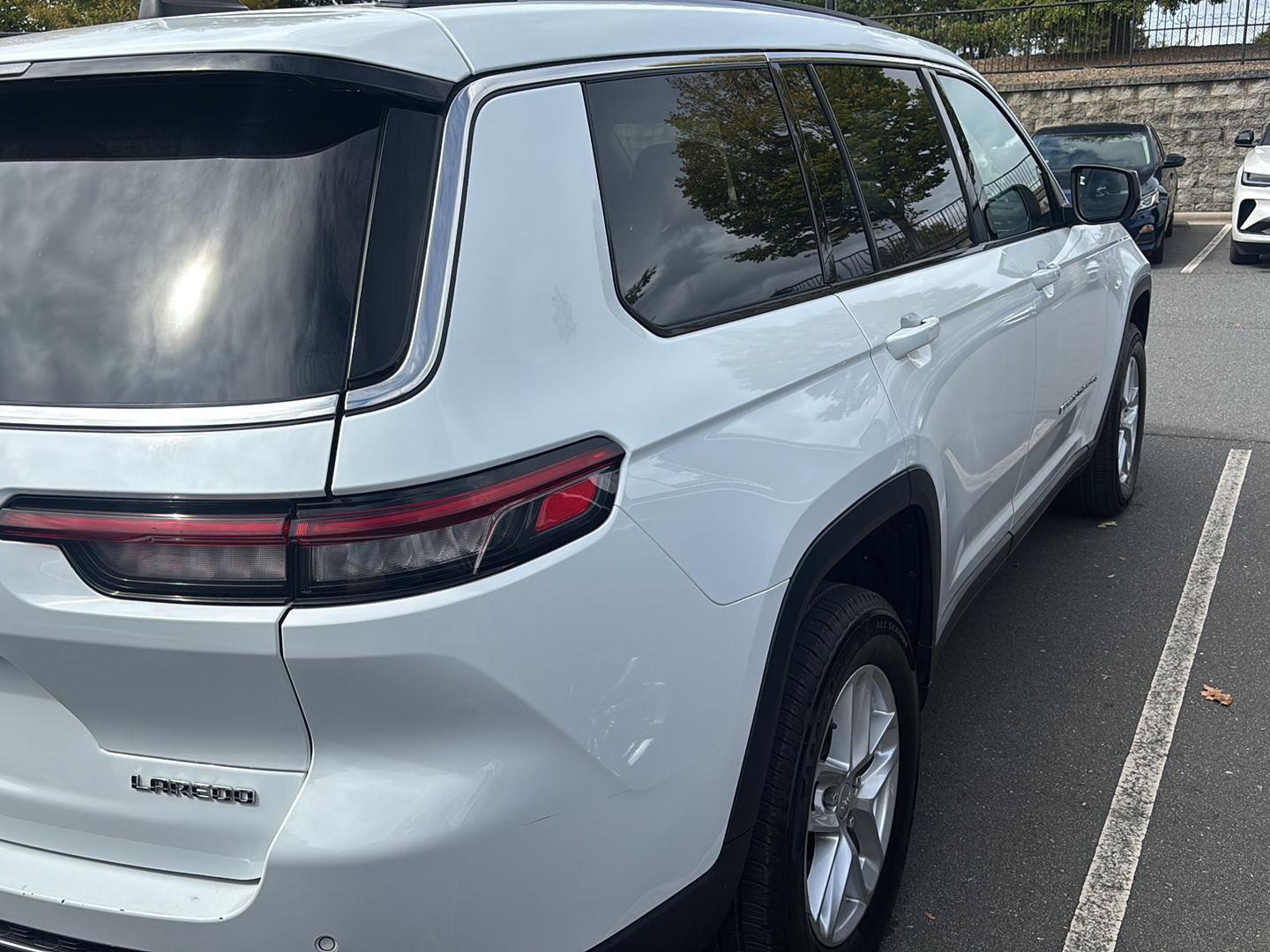 2023 Jeep Grand Cherokee Laredo photo 10