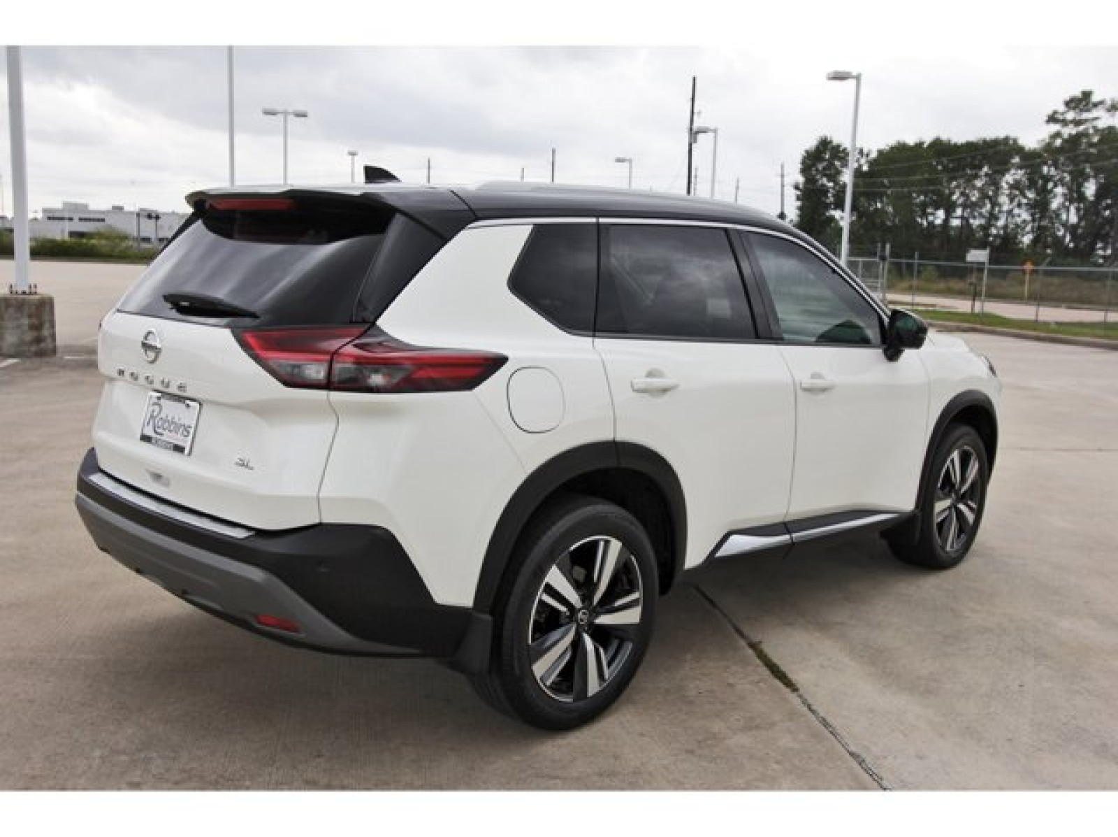 2021 Nissan Rogue SL White at TX Auto Group