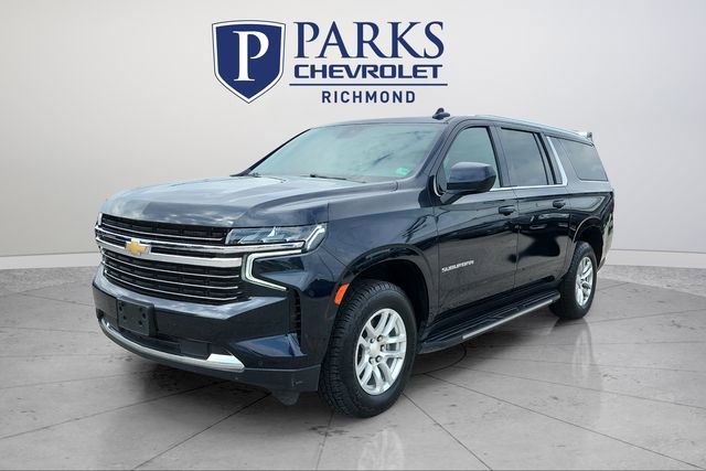 2023 Chevrolet Suburban LT photo 3