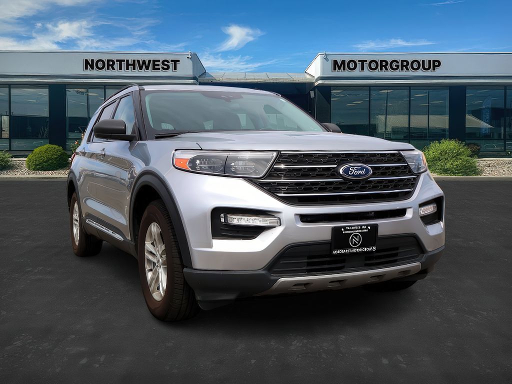 2022 Ford Explorer XLT's photo