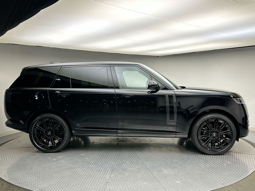 2025 Land Rover Range Rover Autobiography photo 3