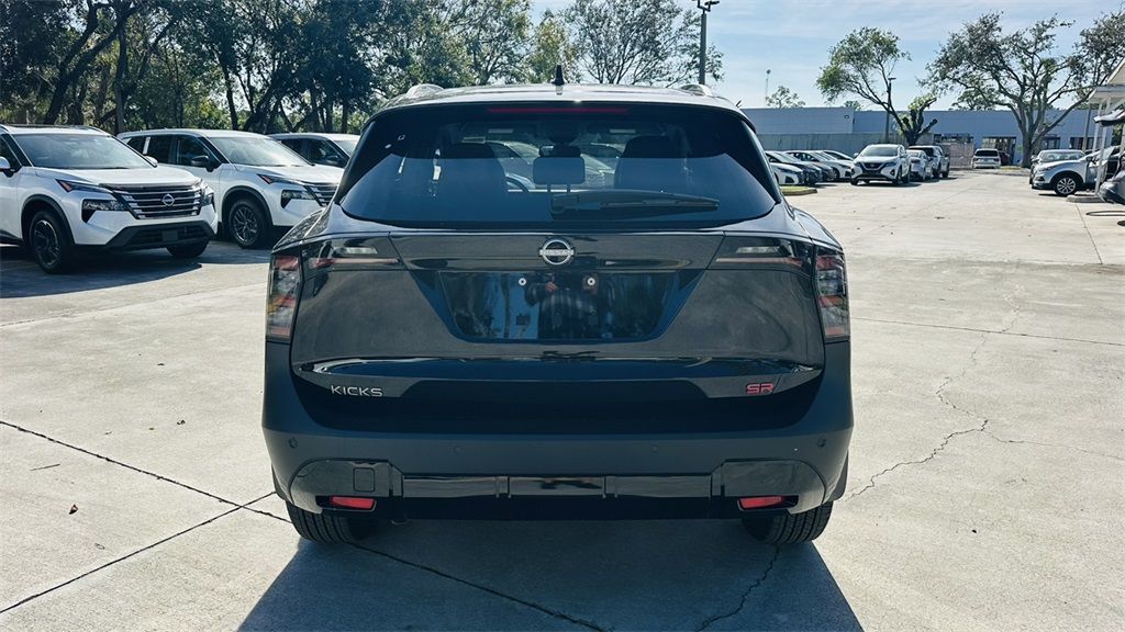 2026 Nissan Kicks SR photo 6