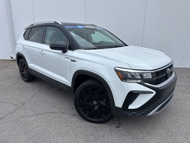 Certified 2024 Volkswagen Taos SE with VIN 3VVVX7B25RM018580 for sale in Kansas City