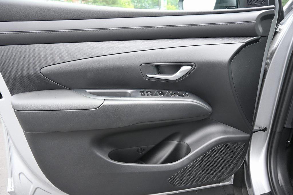 2025 Hyundai Tucson SE photo 16