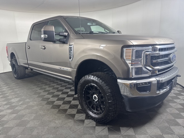 2022 Ford F-350 Super Duty Lariat's photo