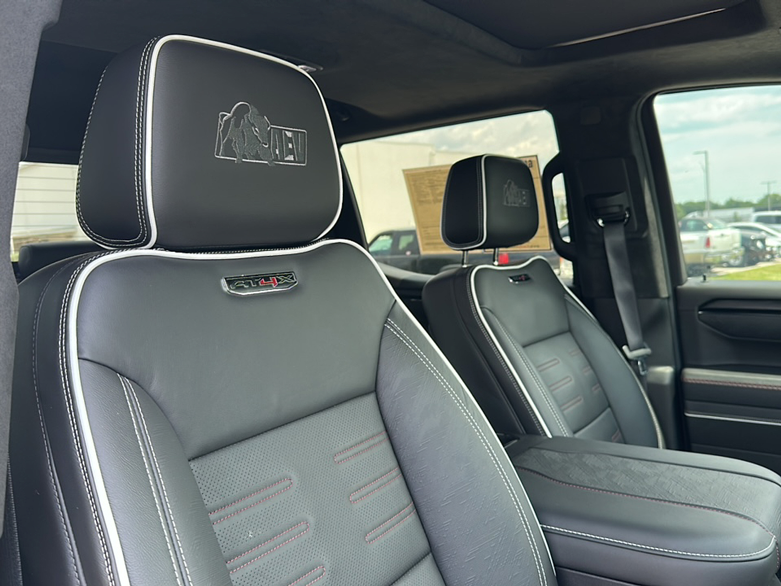 2024 Gmc Sierra 1500 AT4X photo 11