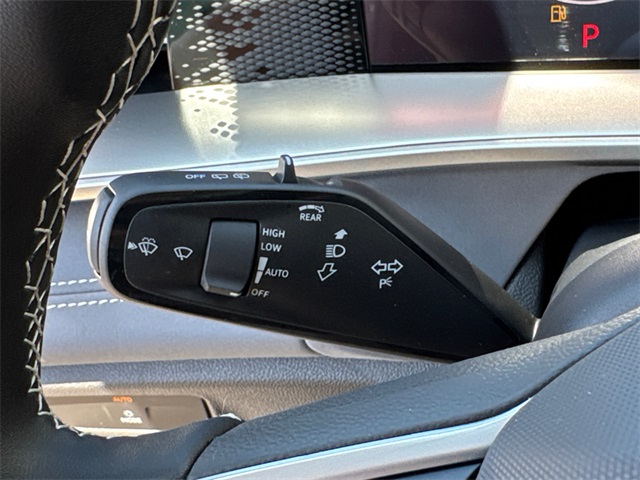 2025 Volkswagen Tiguan SE photo 32