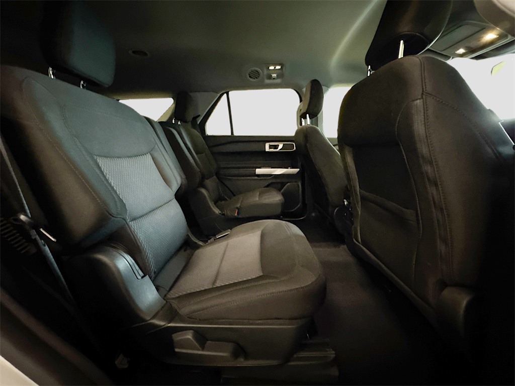 2022 Ford Explorer XLT photo 13