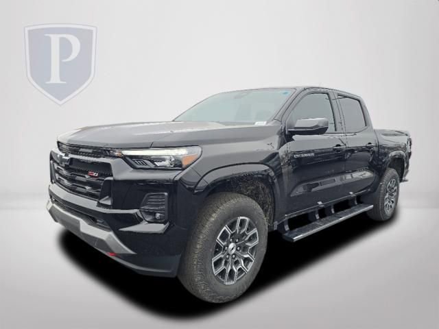 2025 Chevrolet Colorado Z71 photo 2