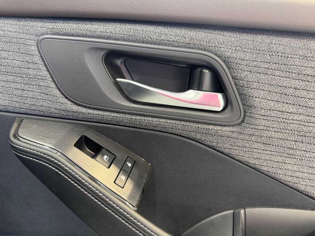 2023 Nissan Rogue SV photo 15