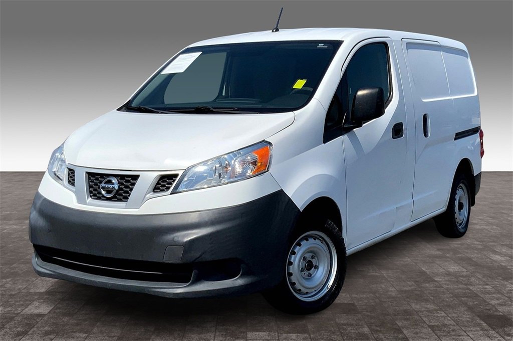 2017 Nissan NV200 S photo 2