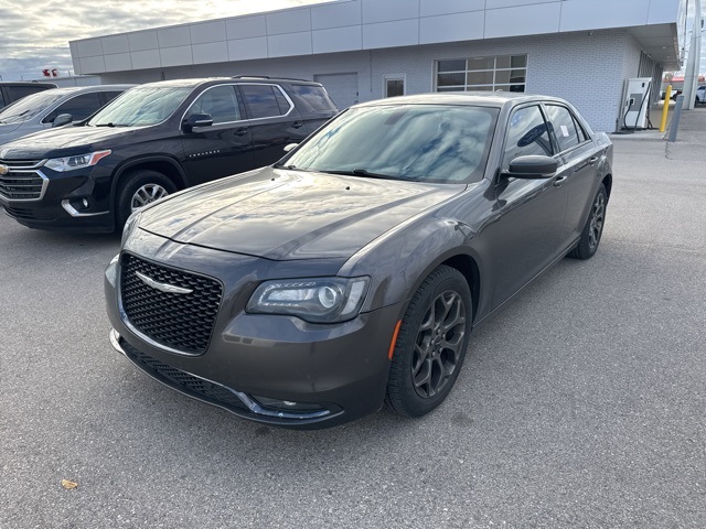 2017 Chrysler 300 S photo 3