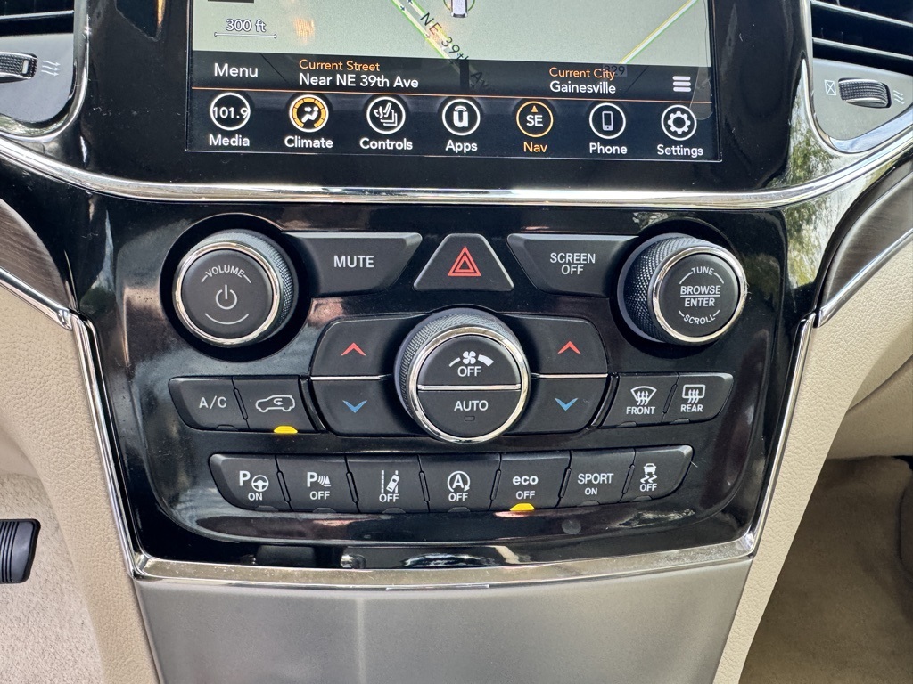 2021 Jeep Grand Cherokee Overland photo 24