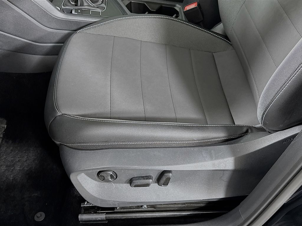 2022 Volkswagen Taos SE photo 19