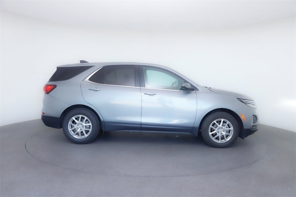 2024 Chevrolet Equinox photo 9