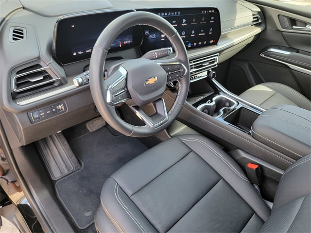 2025 Chevrolet Traverse photo 12