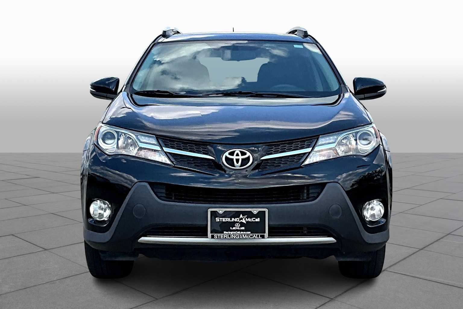 2014 Toyota RAV4 XLE photo 3