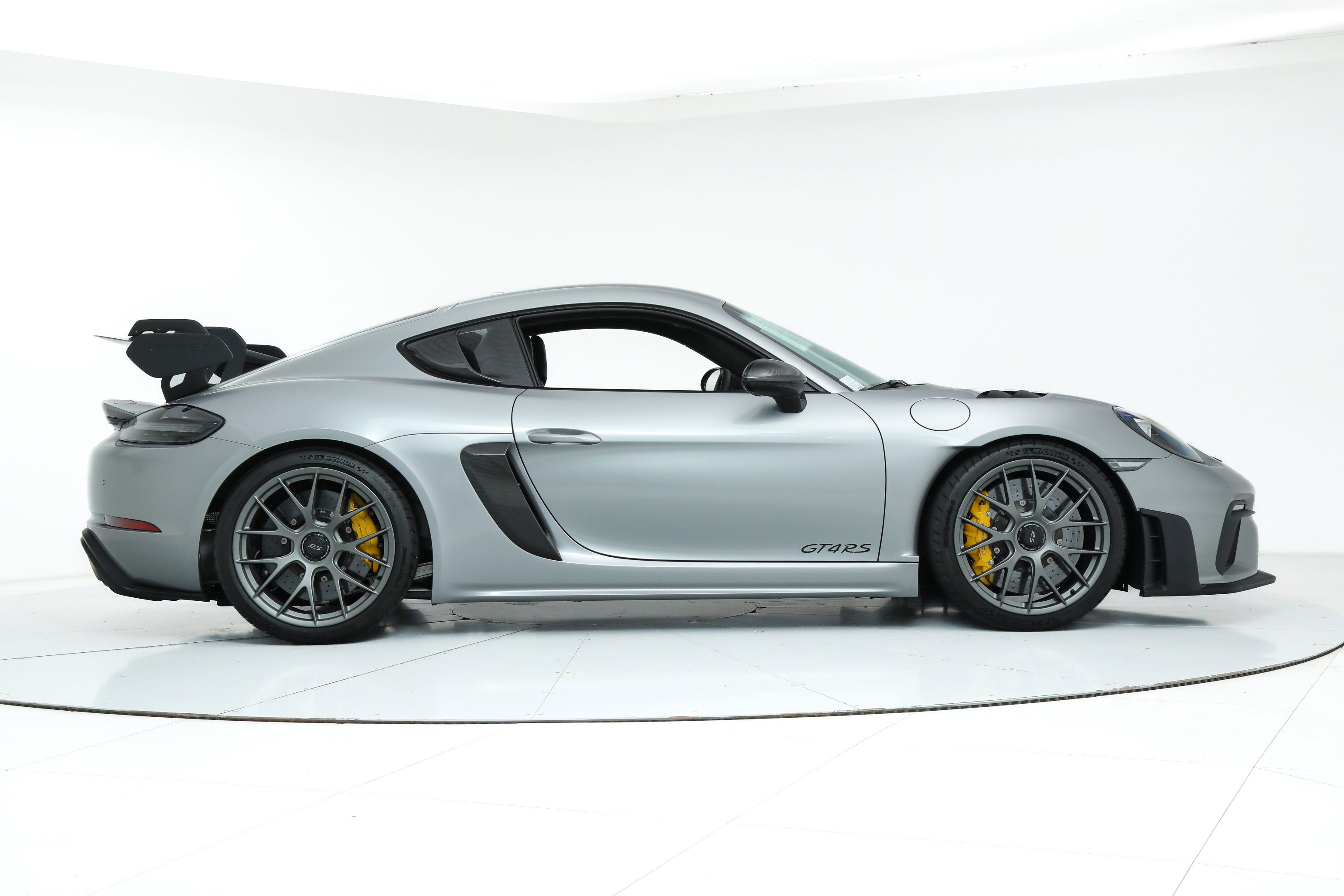 2025 Porsche Cayman GT4 RS photo 18