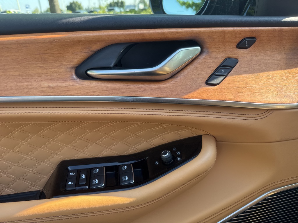 2021 Jeep Grand Cherokee L Summit Reserve photo 12