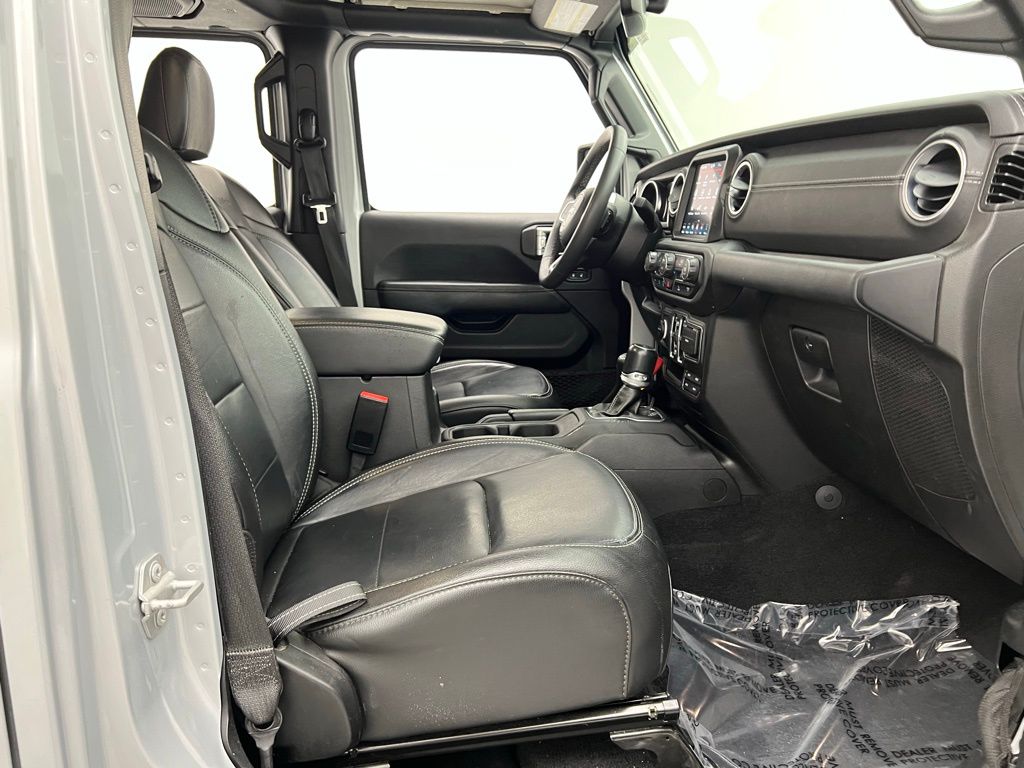 2023 Jeep Wrangler Sahara 4xe photo 27