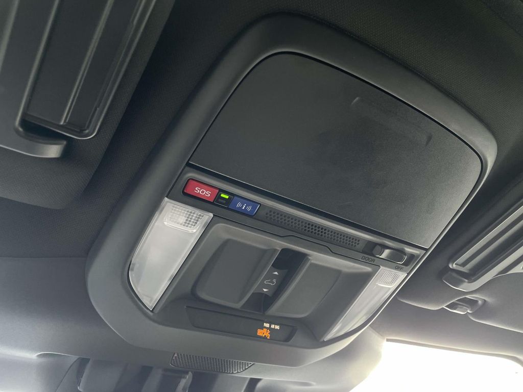 2025 Subaru Forester Limited photo 19