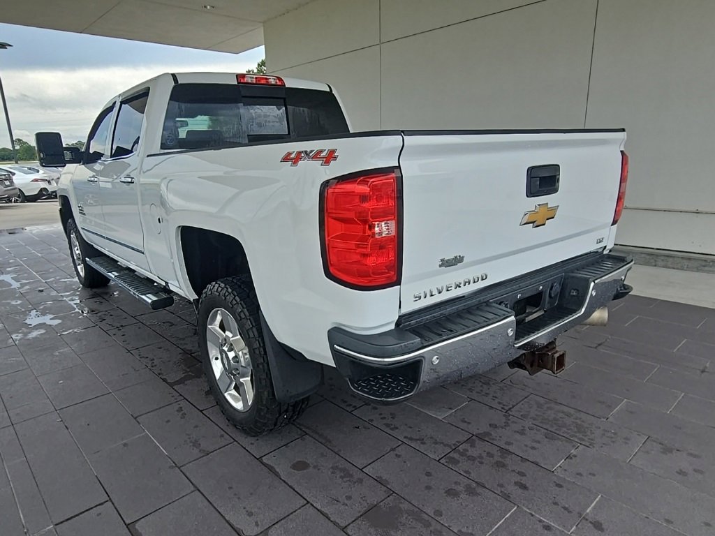 2016 Chevrolet Silverado 2500HD LTZ photo 9