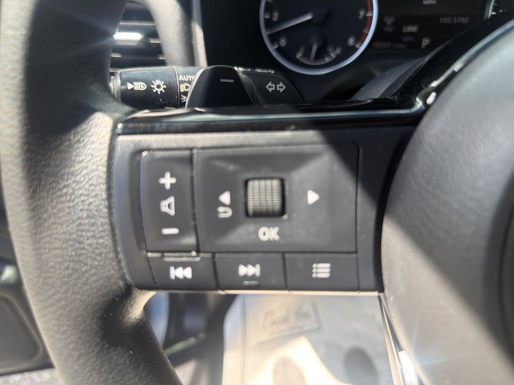 2021 Nissan Rogue SV photo 28