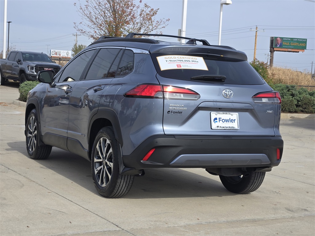 2025 Toyota Corolla Cross XLE photo 2