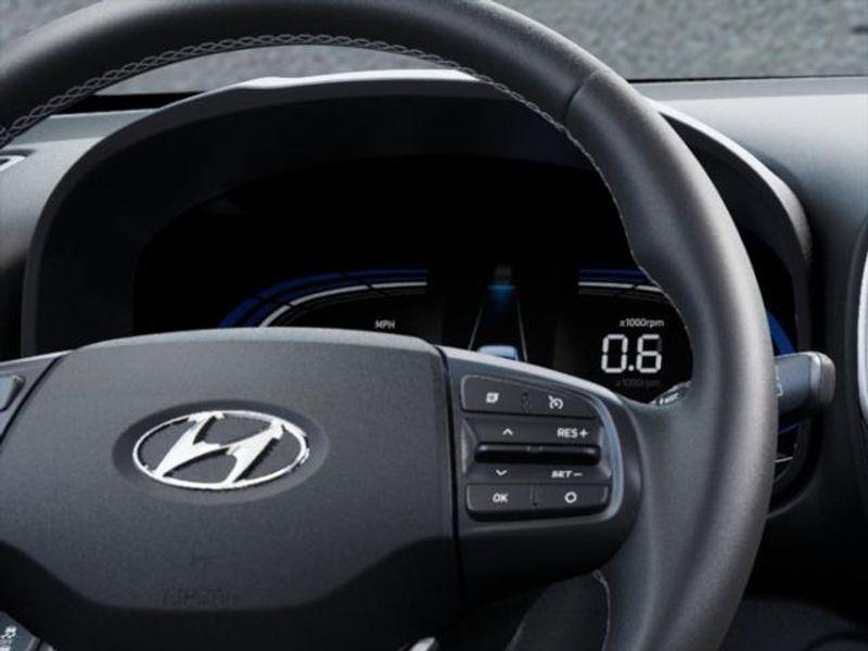 2025 Hyundai Venue SEL photo 13
