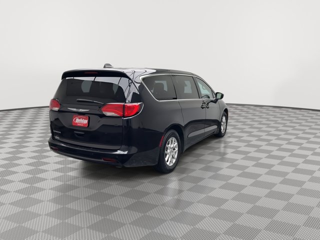 2022 Chrysler Voyager LX photo 32