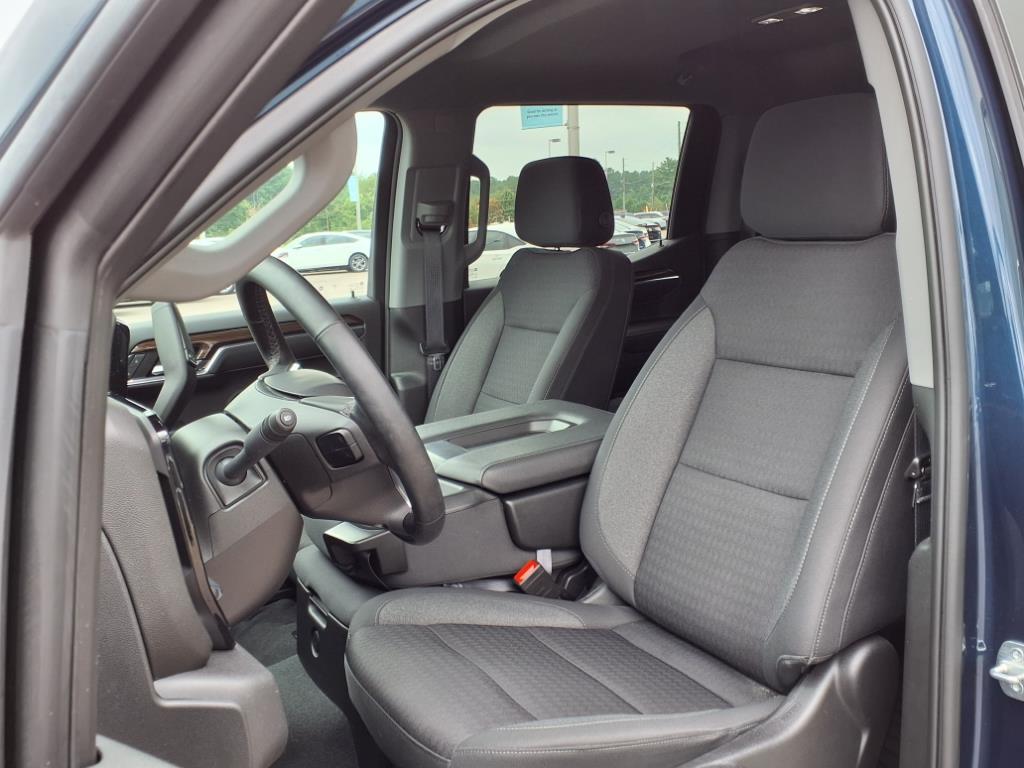 2023 Chevrolet Silverado 1500 LT photo 3