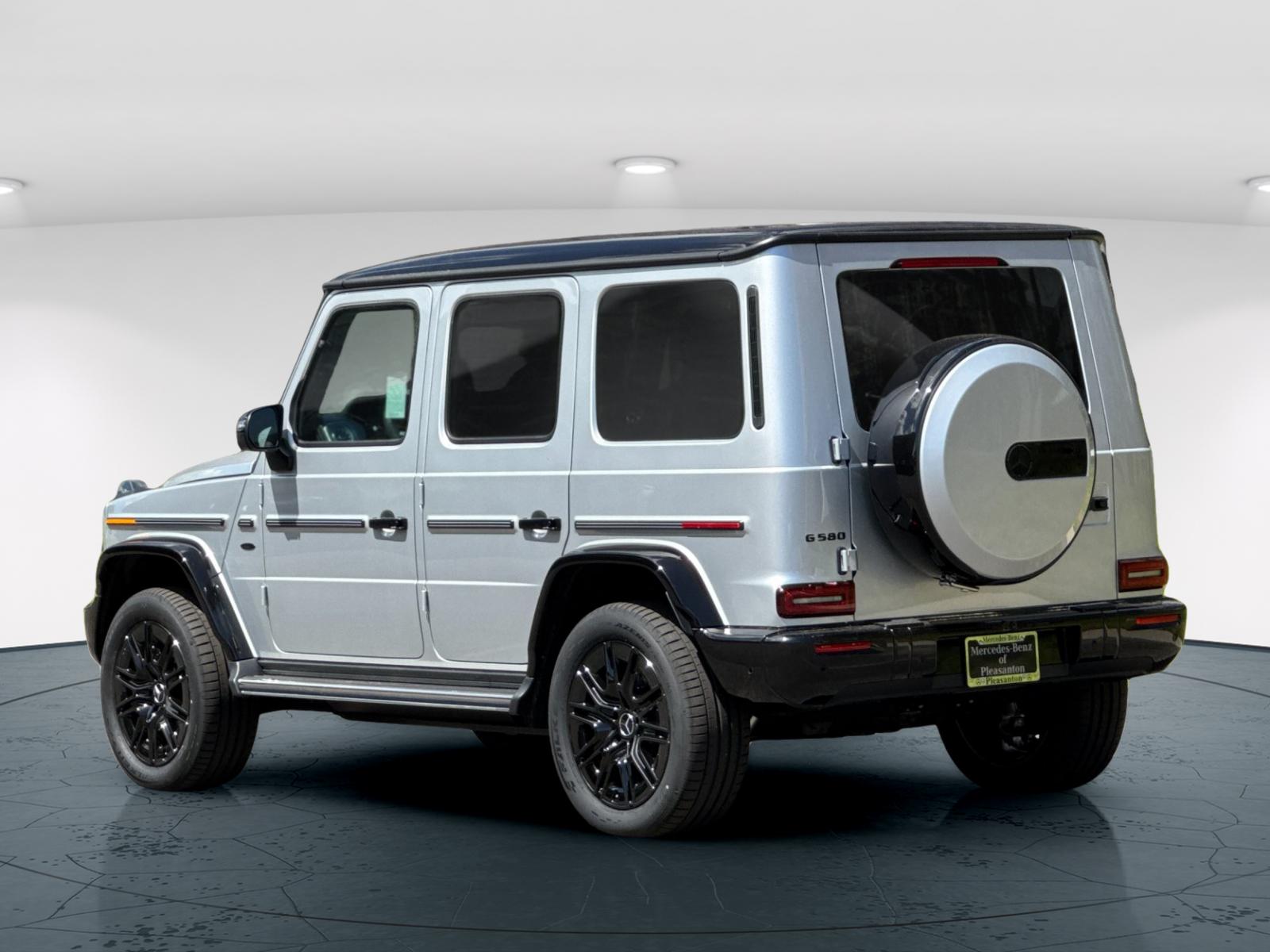 2025 Mercedes Benz G photo 4
