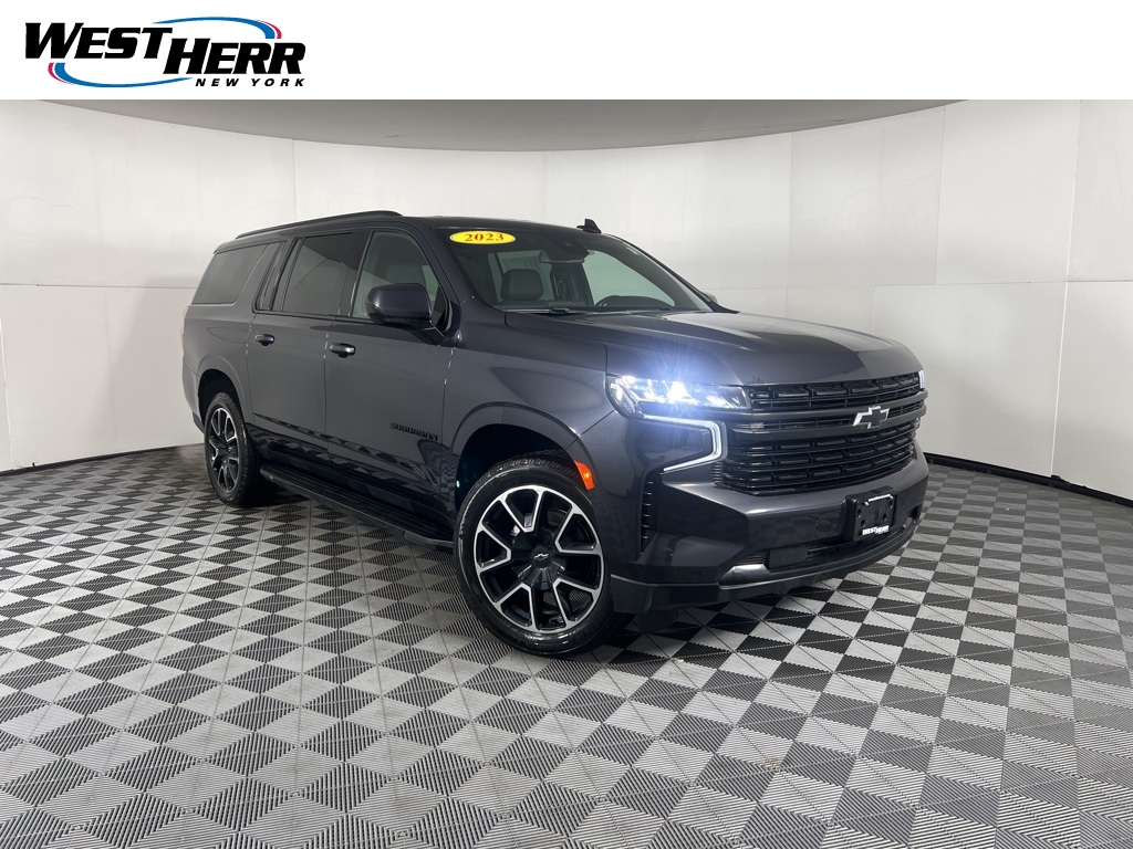 2023 Chevrolet Suburban RST's photo