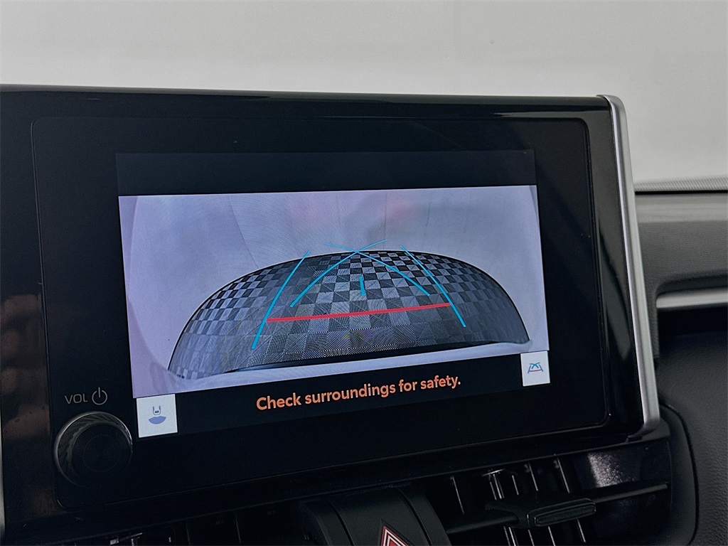 2024 Toyota RAV4 XLE photo 17