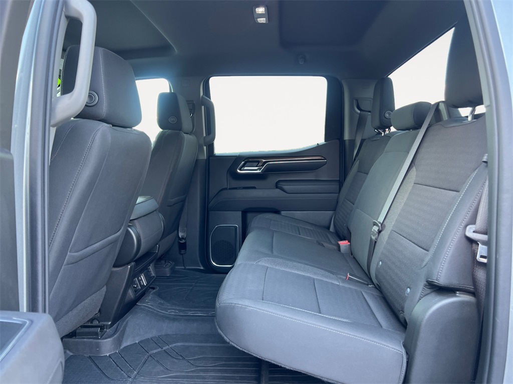 2023 Chevrolet Silverado 1500 RST photo 13