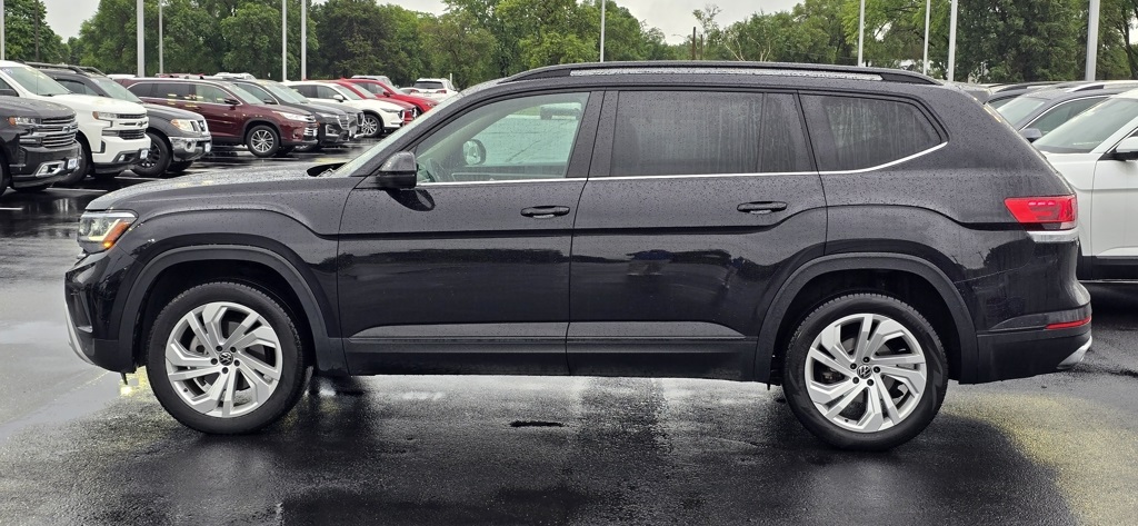 Used 2023 Volkswagen Atlas SE w/Tech with VIN 1V2HR2CA2PC507630 for sale in St. Cloud, Minnesota