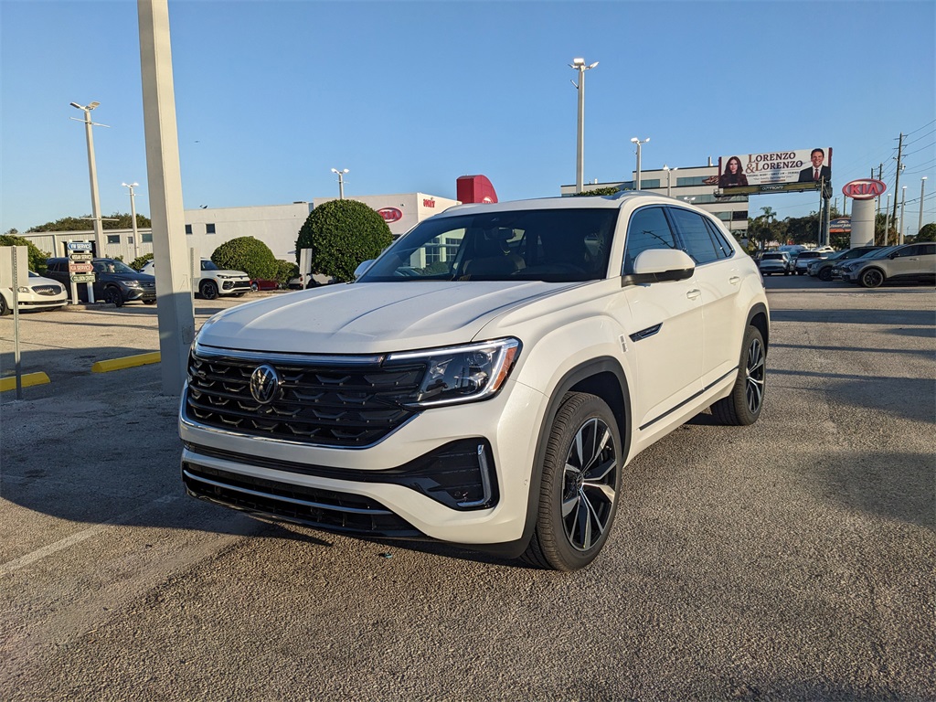 2026 Volkswagen Atlas Cross Sport SEL Premium R-Line photo 3