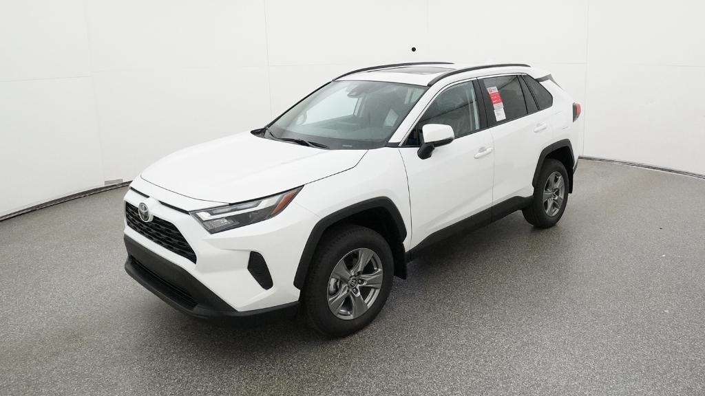 2025 Toyota RAV4 XLE's photo