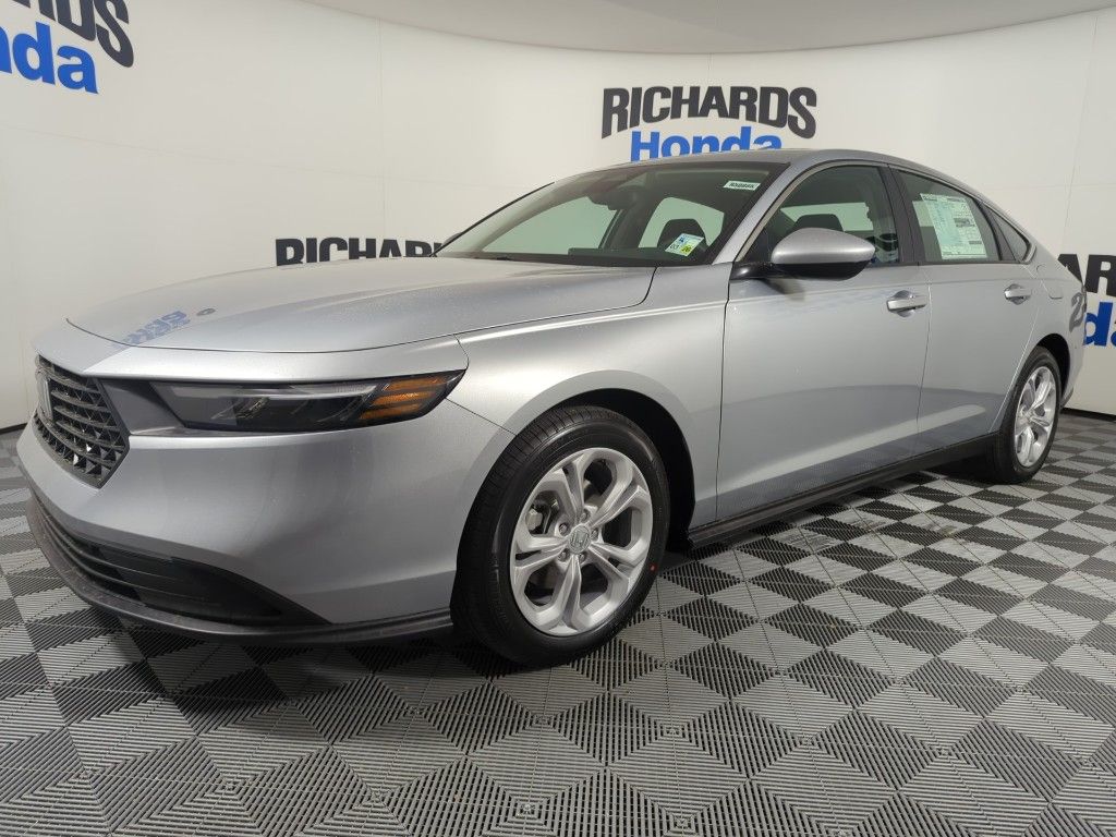 2025 Honda Accord LX's photo